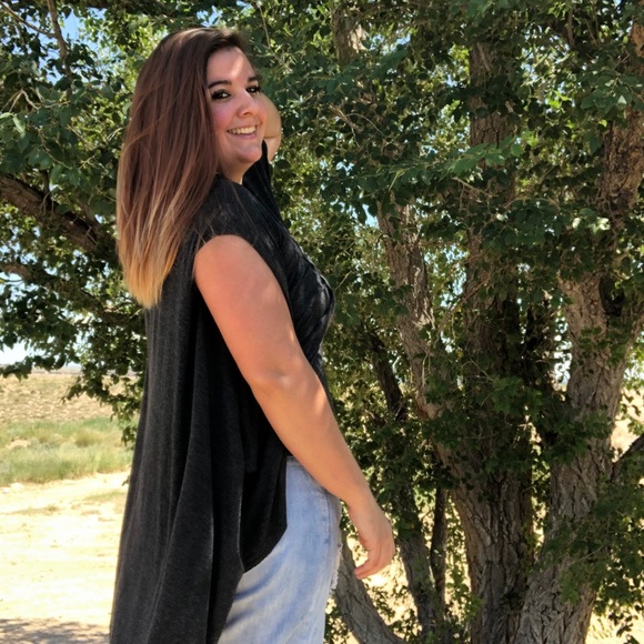 Meet your Posher, Breanna - Picture 1 of 1